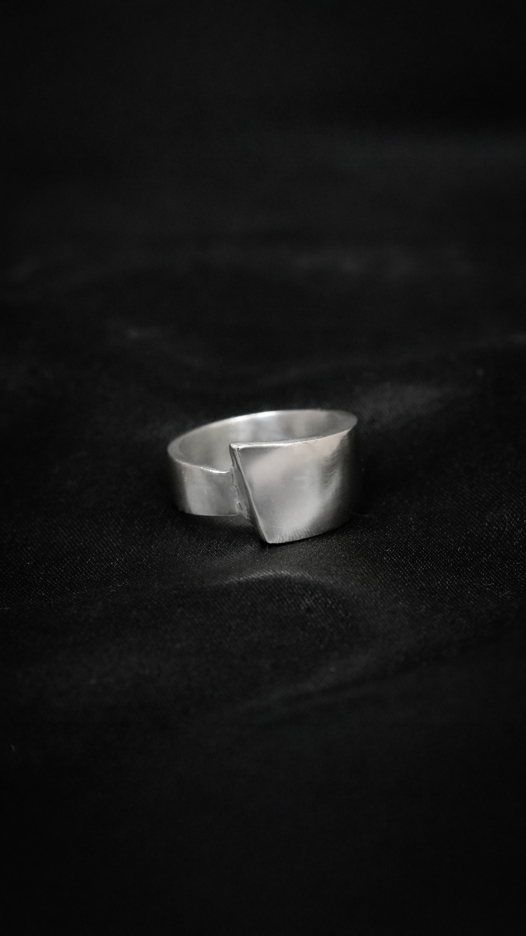 Monolith Ring